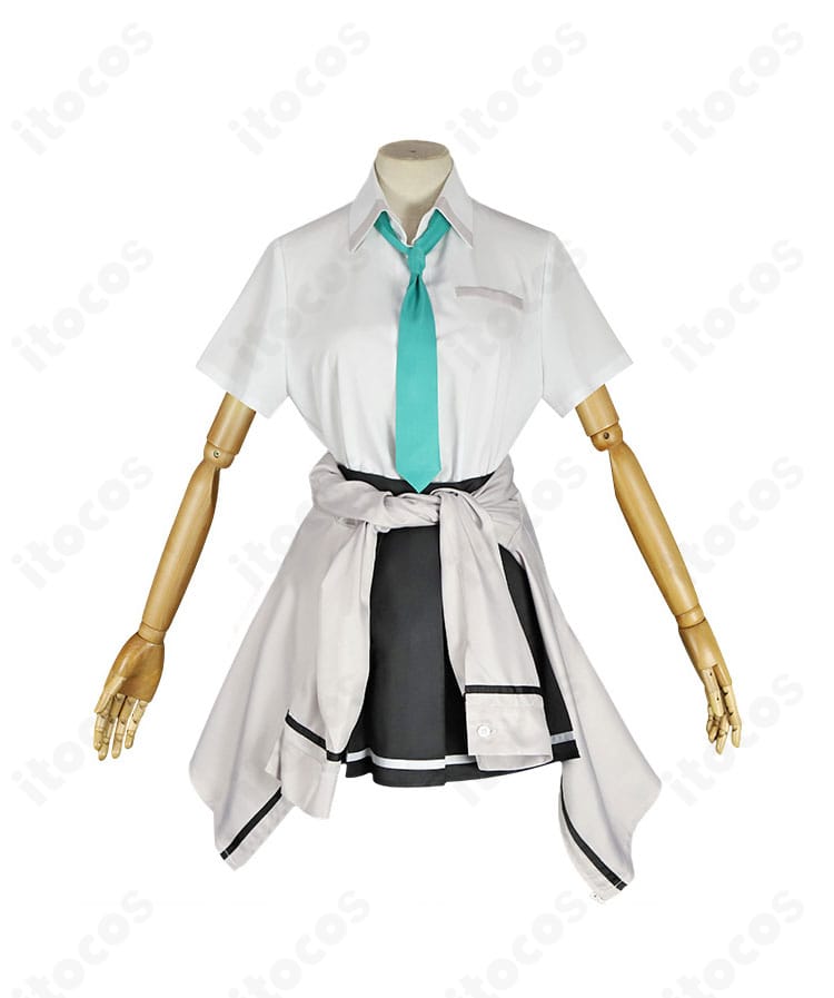 綾瀬沙季コスプレ衣装の正面ディテール。シャツとネクタイの収まり、コートのライン、プリーツの均一さをクローズアップ。