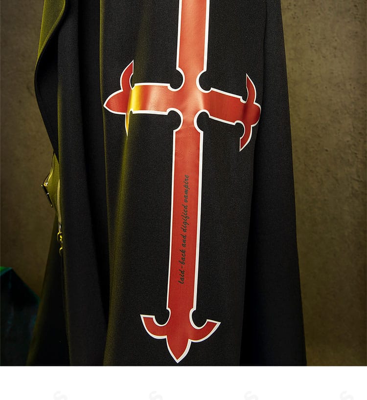 袖の装飾ディテール。袖口の形状と装飾の配置を再現したスレイヤーのコスチューム。