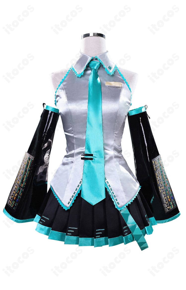 初音ミク コスプレ衣装の正面全体画像。トップスとスカートの配色バランスやシルエットが分かる詳細正面図。