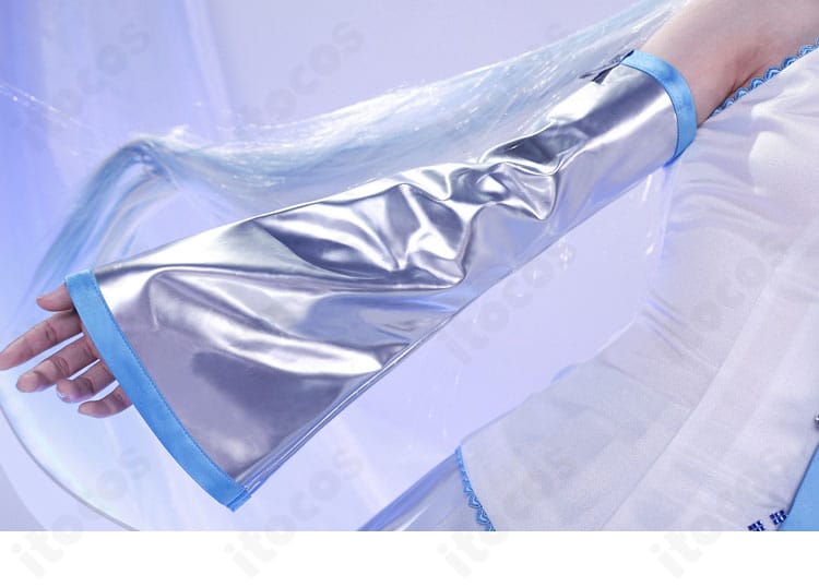 初音ミク 雪ミク2010の袖口ディテール。装飾ラインと仕上げの美しさが伝わる写真。