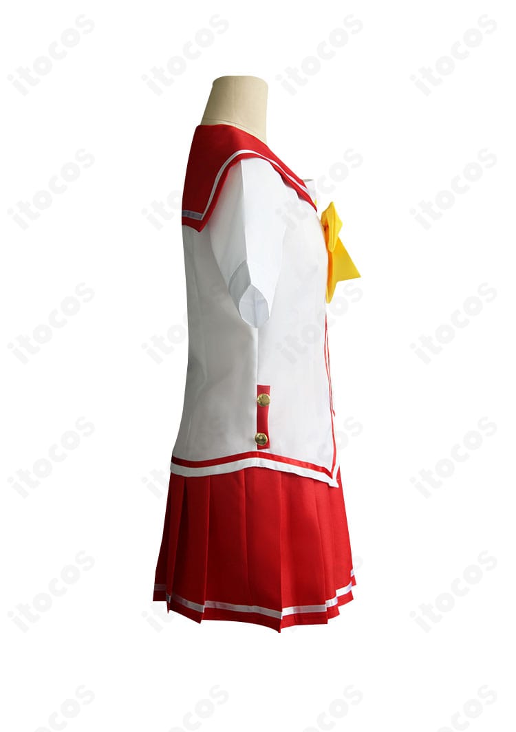 Charlotte 乙坂歩未 夏制服の右側装飾アップ。スカーフ結び目と縫製ステッチの細部。