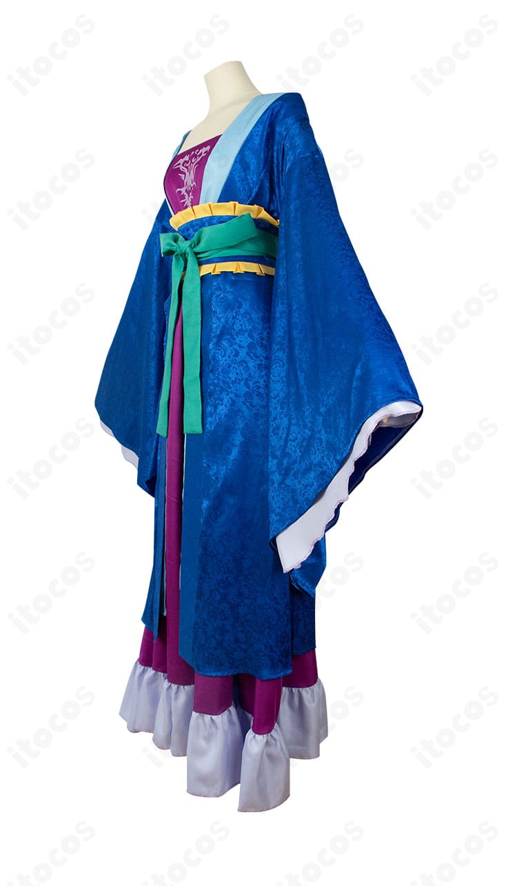 衣装側面の装飾ディテール。サイドラインの裁ちと飾りの配置を示す、立体感重視のカット。