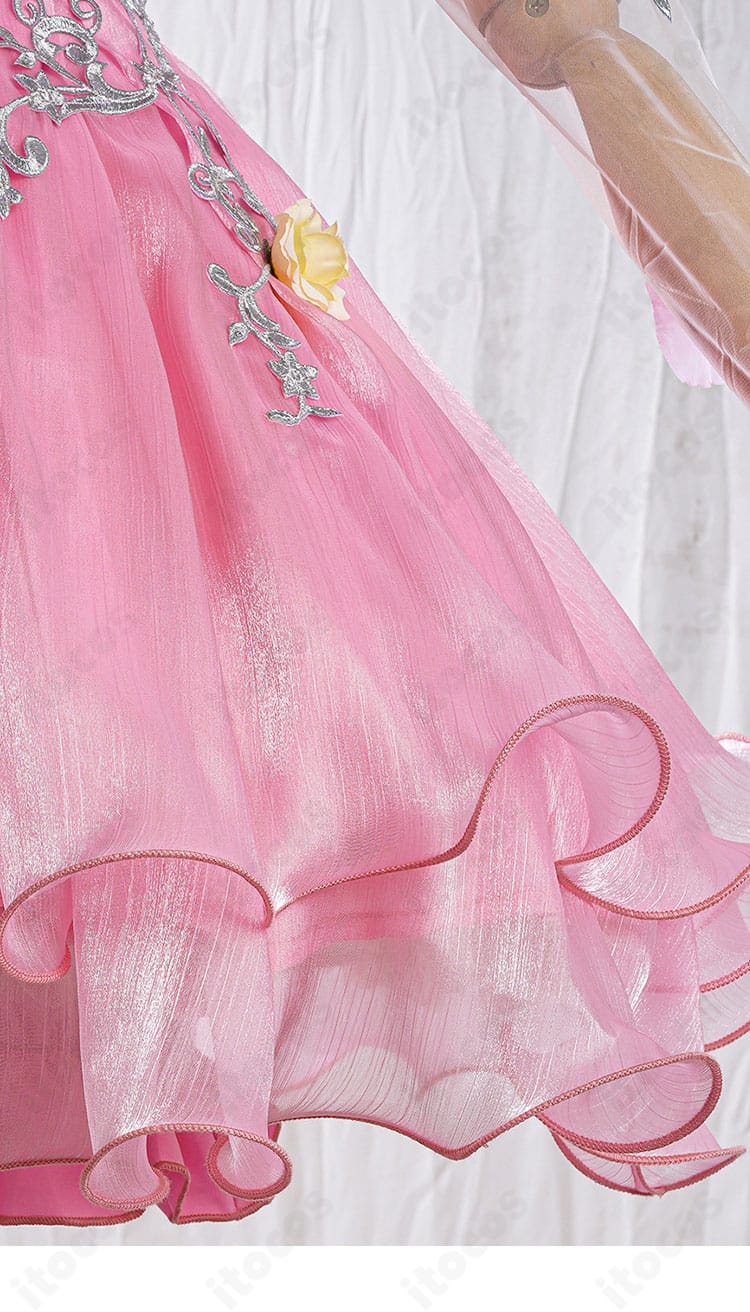 スカート部の装飾ディテール｜花模様の配置と縁処理