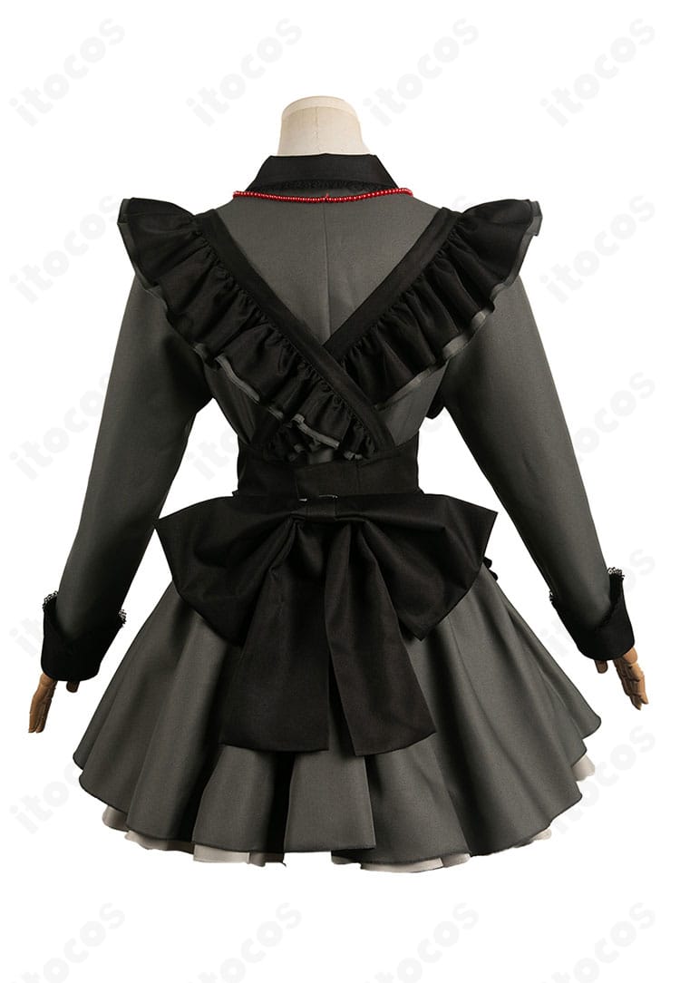 星野ルビー衣装の背面。大きな背部蝶結びとスカートの広がりが見える後ろ姿。