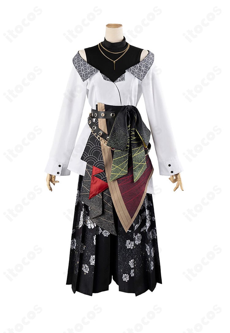 日野森志歩コスプレ衣装の正面ディテール｜ベルトと飾りの配置がわかる近接