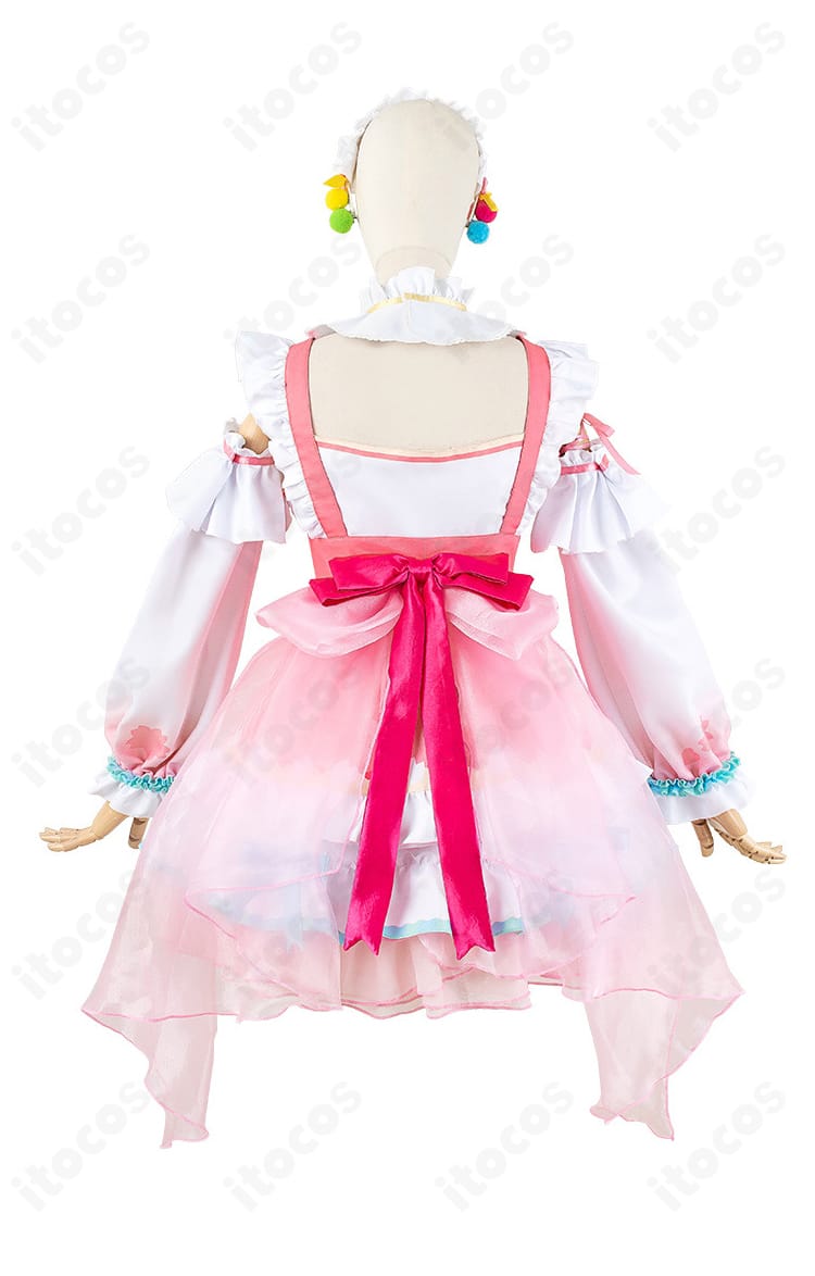 さくらみこ正月衣装コスプレの背面画像。バックスタイルのシルエットと装飾配置を確認できます。