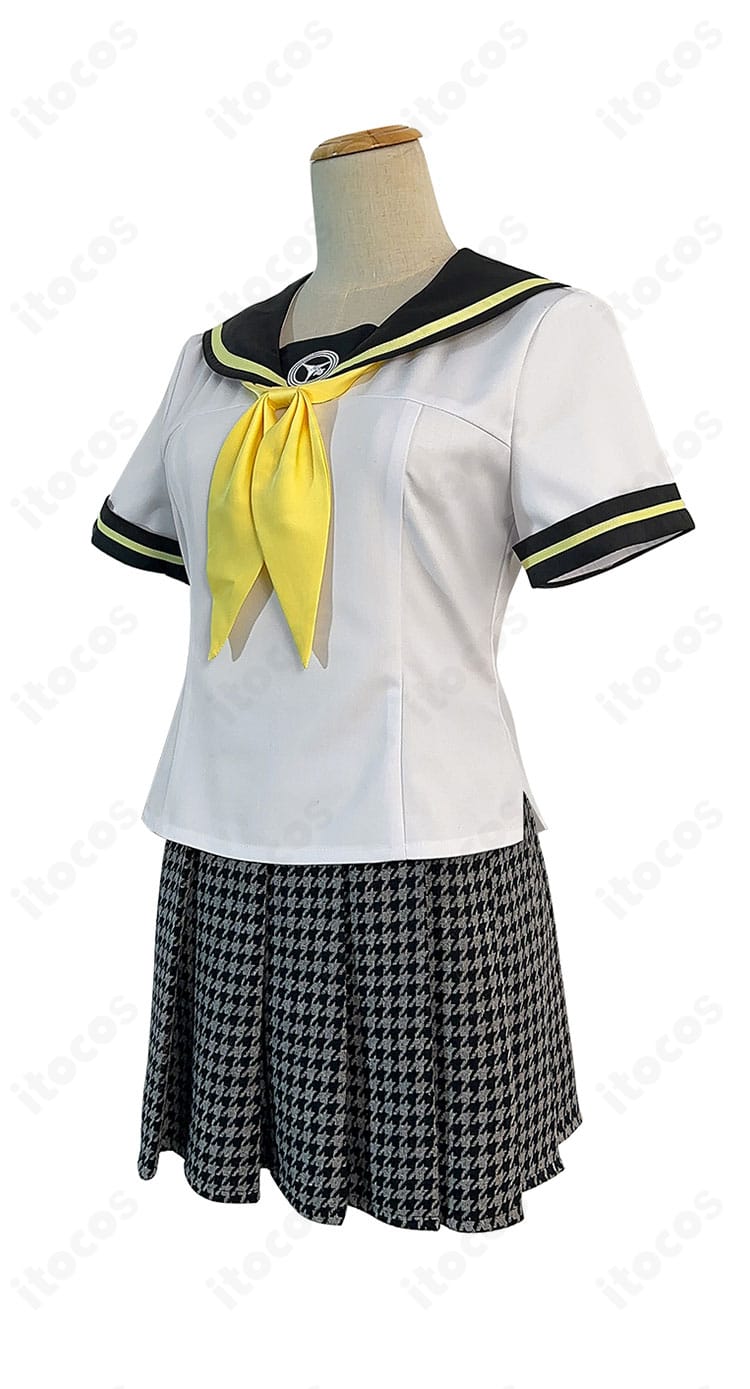 ペルソナ4 久慈川りせ コスプレ衣装の左側面。八十神高校夏服の袖口やスカートラインなど細部ディテール