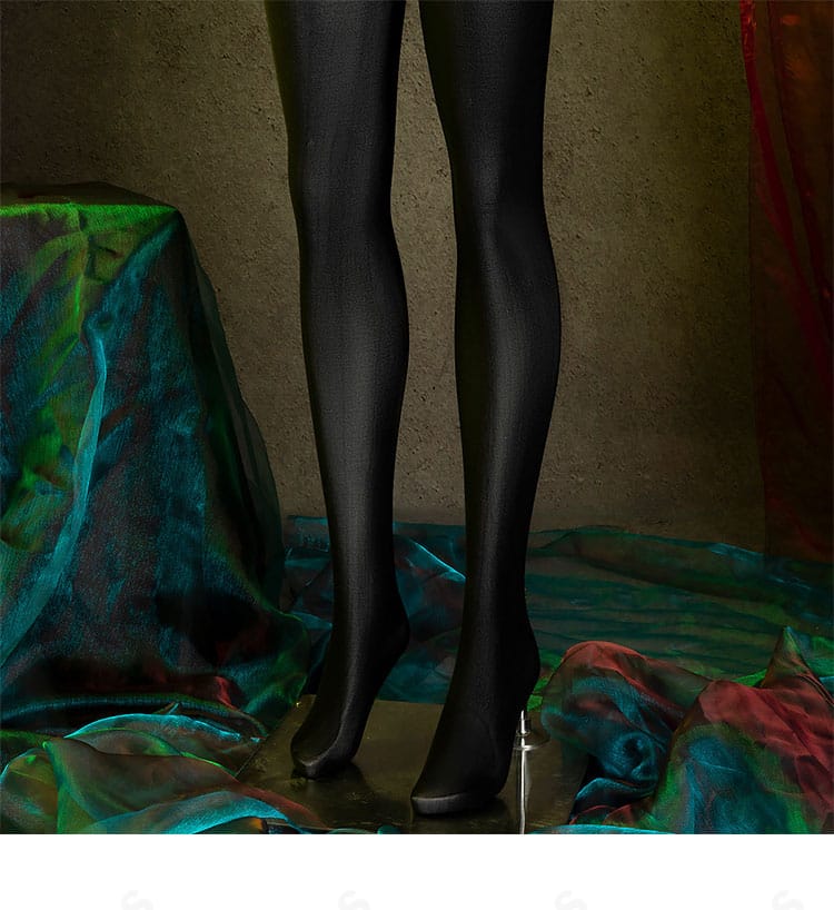 ペルソナ4 天城雪子 コスプレ衣装 靴下の丈感と生地感のクローズアップ