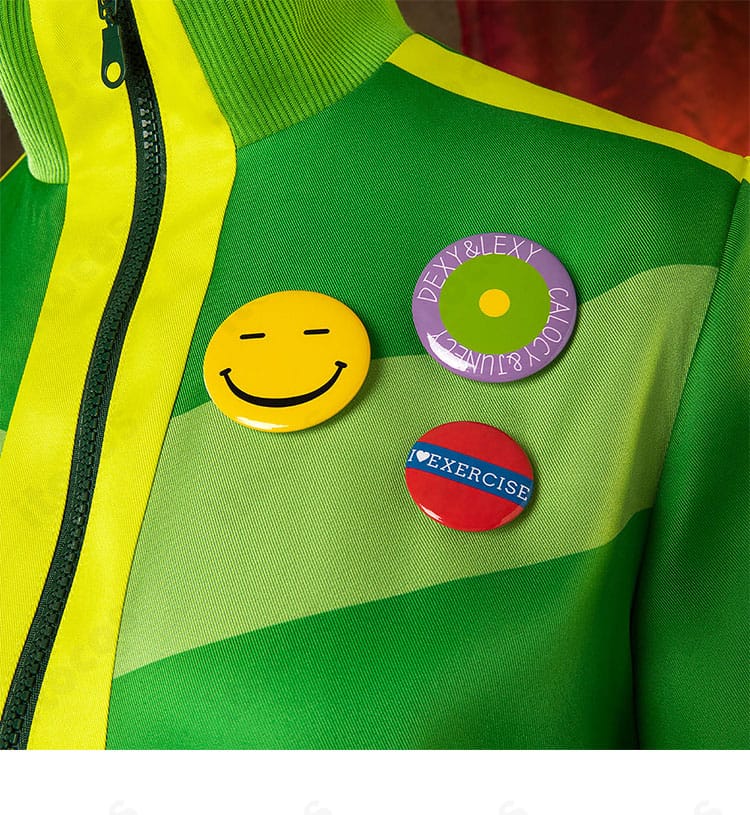 里中千枝 夏服コスプレ衣装の胸元ディテール。装飾パーツの配置と縫製の整いを確認