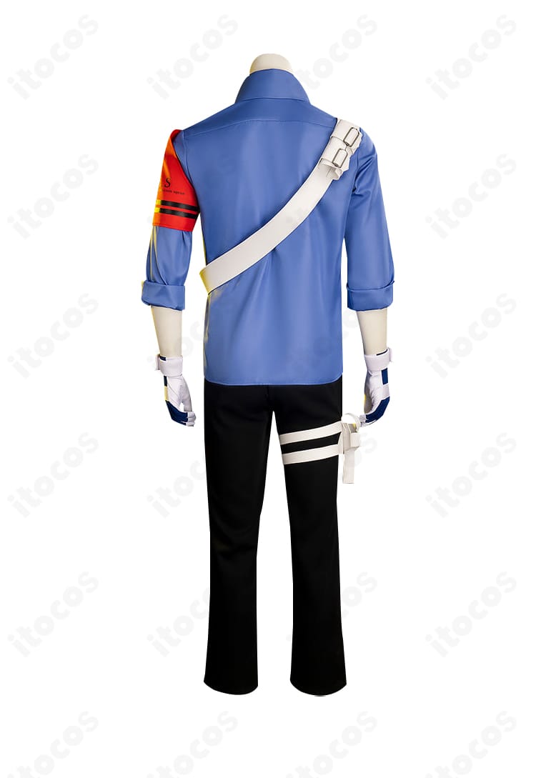 背面ショルダー周辺の装飾。肩線と背中の切り替え、ステッチワークの確認用。