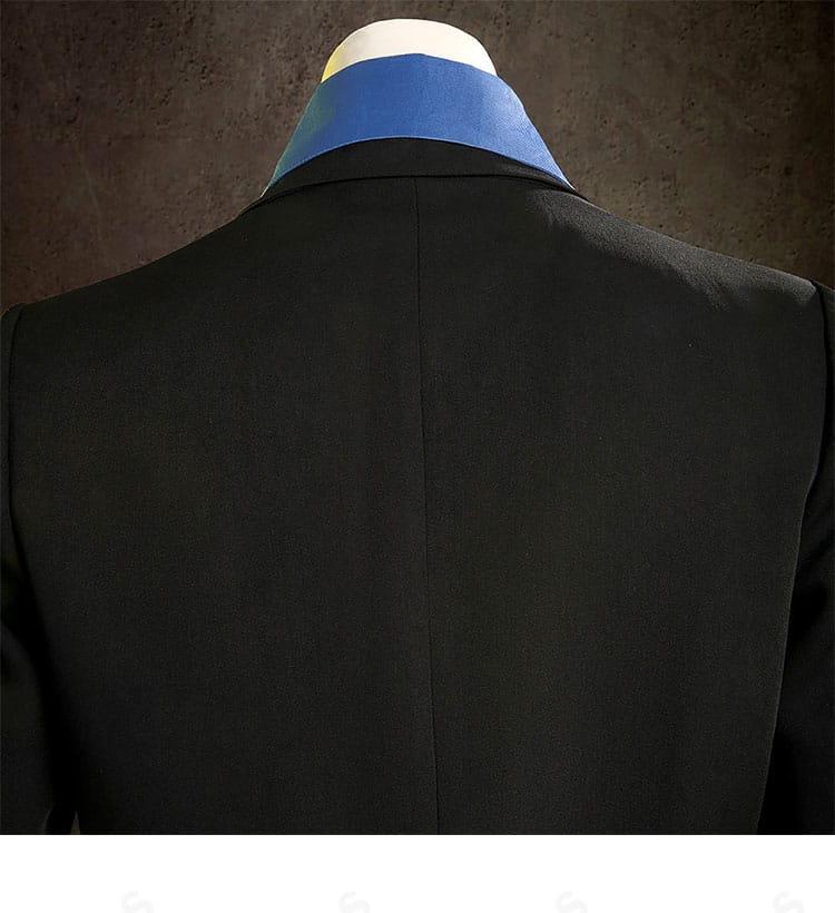 伊織順平 制服版コスプレ衣装 背面ディテールのクローズアップ