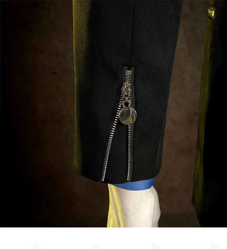 伊織順平 制服版コスプレ衣装 袖口ディテール｜ボタンとステッチ