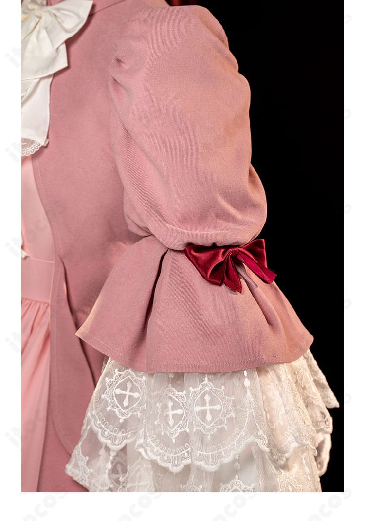 ヴィクトリカ・ド・ブロワ衣装 肩袖の刺繍。袖口レースとパイピングの上品な組み合わせ