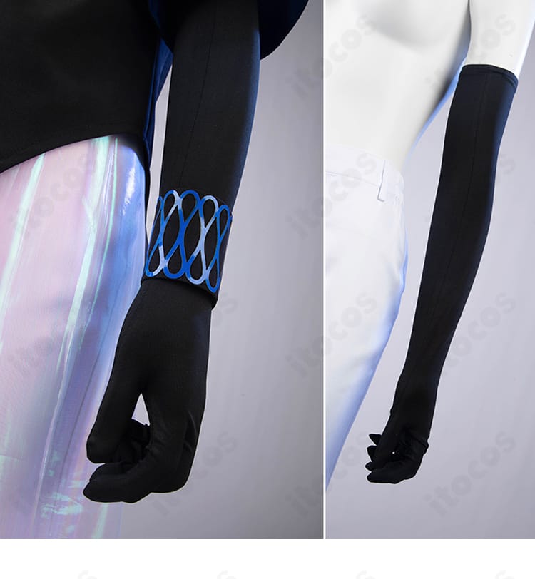 腕飾りと手袋のディテール。手元のアクセントでキャラクター性を強調