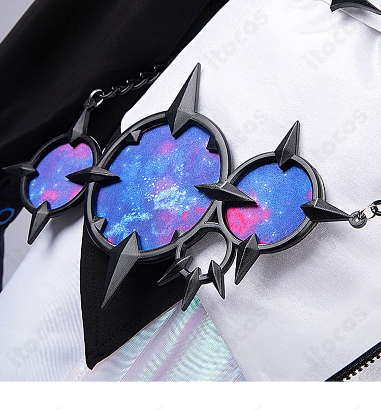 腰周りの装飾アップ。腰布のレイヤーで立体感を強調した意匠