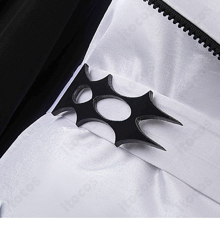 ベルトと腰部装飾ディテール。腰位置が締まって見える再現度の高い構成