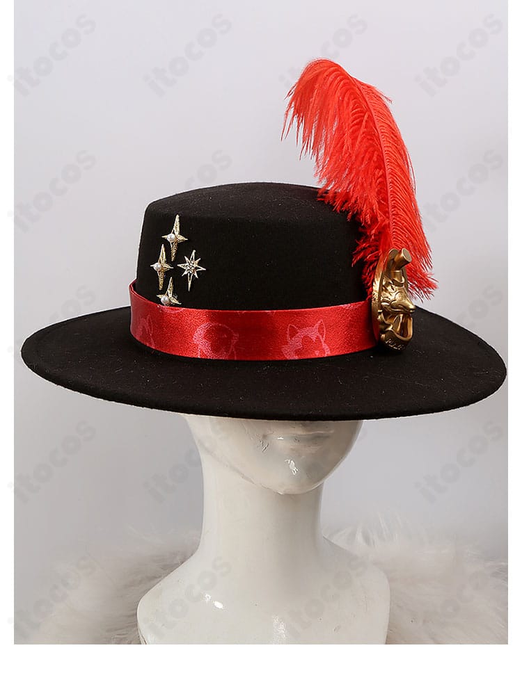 エース・トラッポラ衣装の帽子ディテール。飾り帯と装飾パーツのデザインを拡大表示。