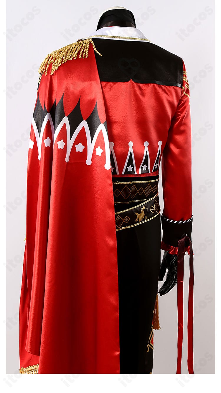 エース・トラッポラ衣装の背面装飾ディテール。背中のモチーフと縁取りの丁寧な仕上げ。