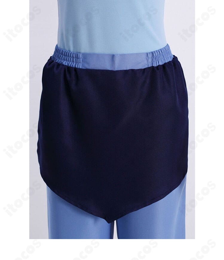 ズボンの質感と裁ちの詳細。動きやすさを重視したシルエットで、ポージング時もラインがきれい。