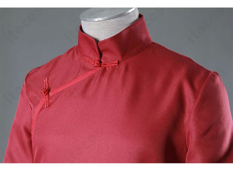 『NARUTO -ナルト-』我愛羅 コスプレ衣装 襟元の詳細。斜襟デザインを引き立てる刺繍と装飾のアップ。