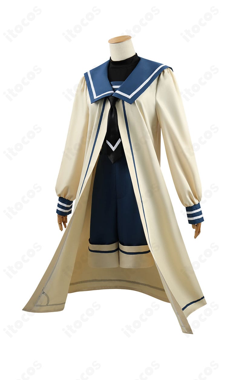 商品側面。コートのラインとショートパンツのシルエットが分かる横向き画像