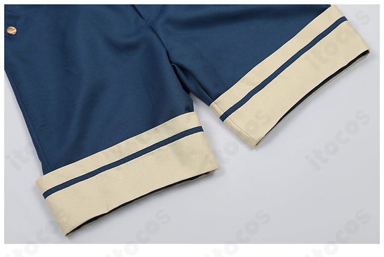 ショートパンツ装飾の拡大。装飾パーツの配置と質感が分かる画像