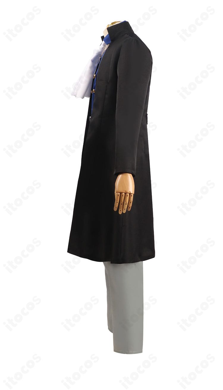 ONE PIECE サボ衣装の左側ディテール。袖口や装飾ステッチ、刺繍風意匠の質感をクローズアップ。