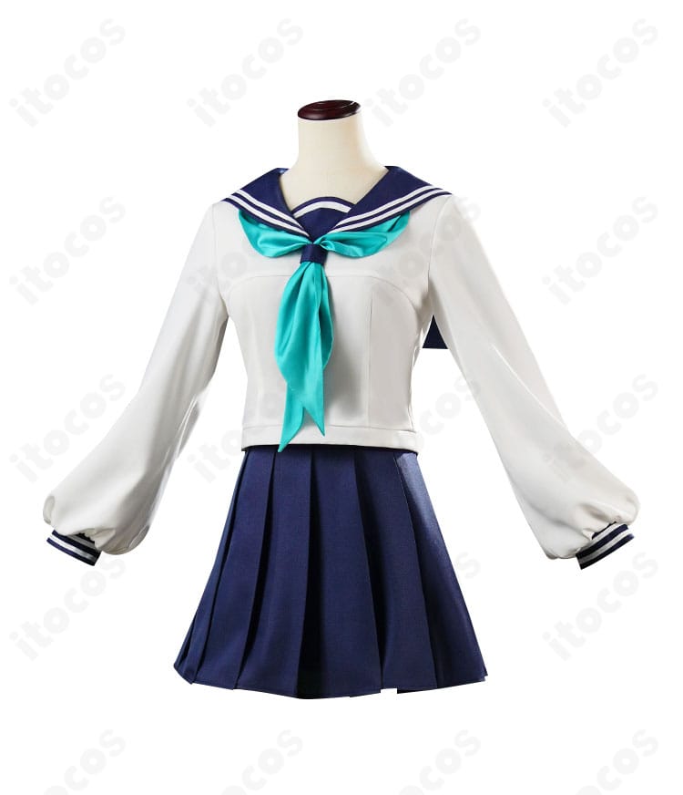 セーラー制服コスプレ衣装の正面ディテール。襟ラインとスカーフの発色、きれいな縫製が分かる画像。