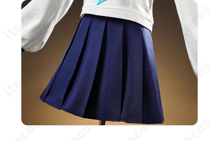 スカート装飾ディテール。プリーツの均一さと裾の始末で軽やかな動きを表現。