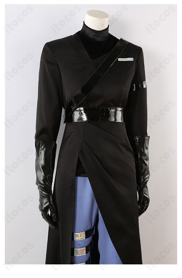 上着の装飾ディテール接写。襟元の縫製、刺繍、エッジの処理が分かる高解像度画像。