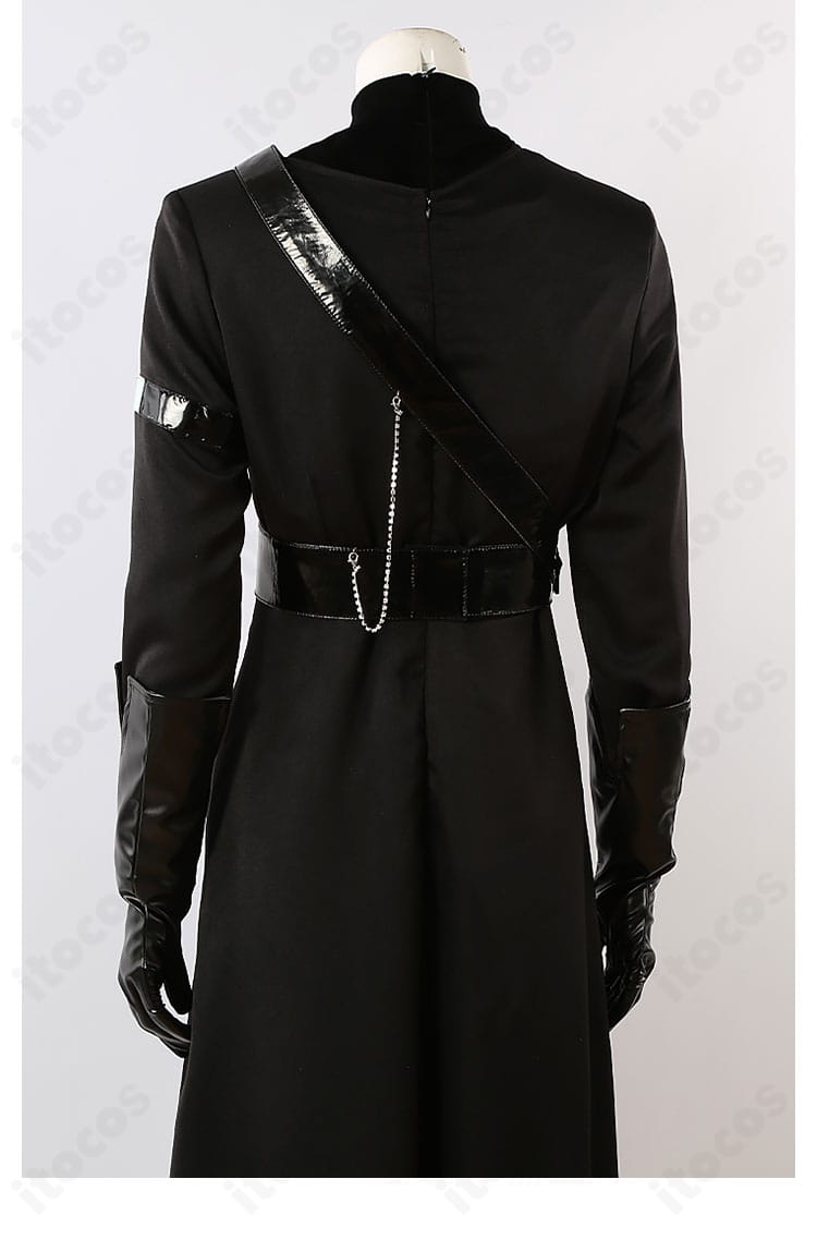 背面装飾の接写。背面のパネル配置と装飾のコントラストが確認できる画像。