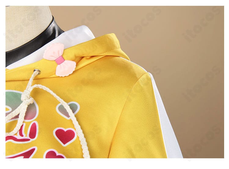 肩部分の装飾ディテール。エッジの装飾と縫い合わせ