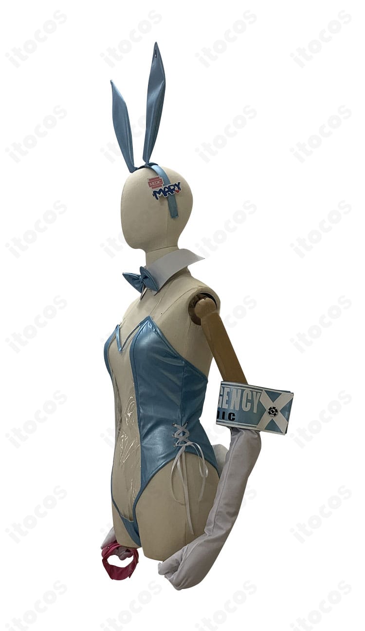 メディカルラビット衣装の左側面。ヒップから脚線へのフィット感や腕飾り・ソックスのバランスが分かるサイドビュー。