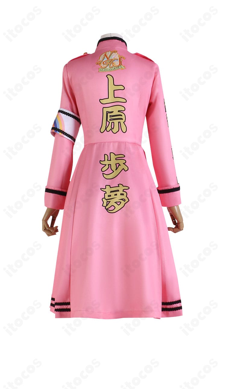 中須かすみコスプレ衣装の背面。後ろ姿まで整ったシルエットと装飾の配置を確認可能。