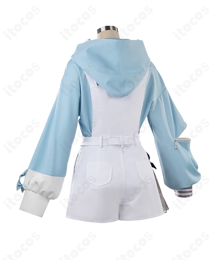 背面からの衣装写真。バックの切り替えやシームライン、装飾の位置を確認可能。