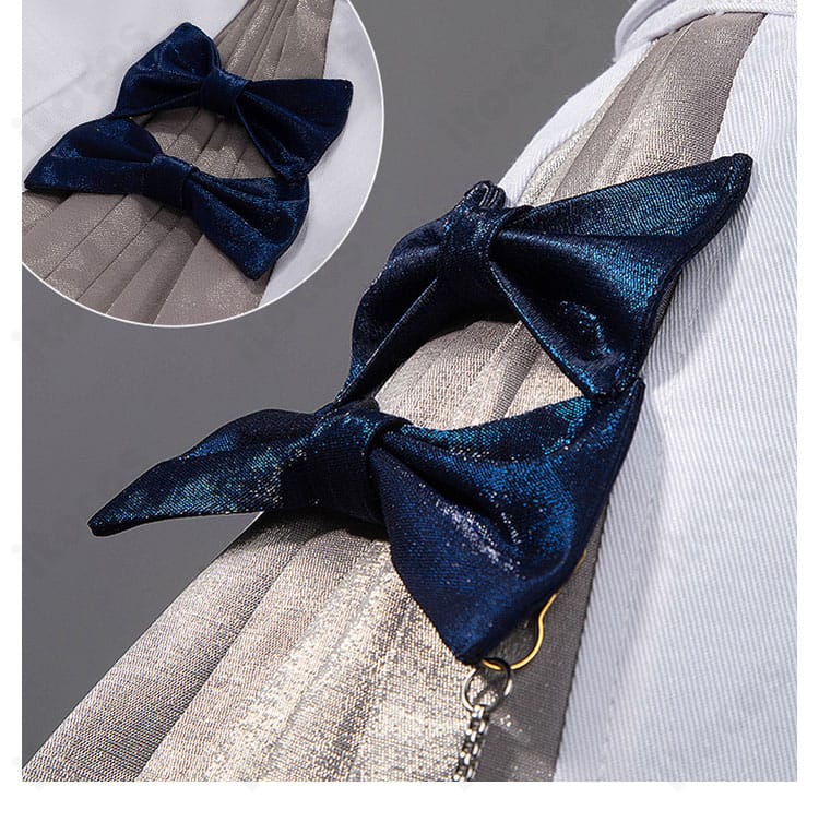 パンツ右側の蝶結び装飾のアップ。小さなリボンが可愛らしさを演出。