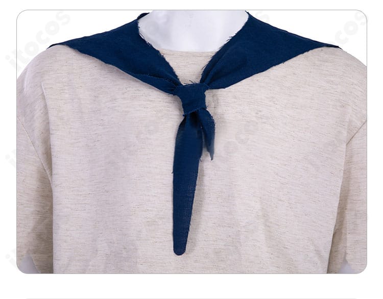 マント前面の細部。留め仕様とドレープが見えるロウの象徴的マントのデザイン