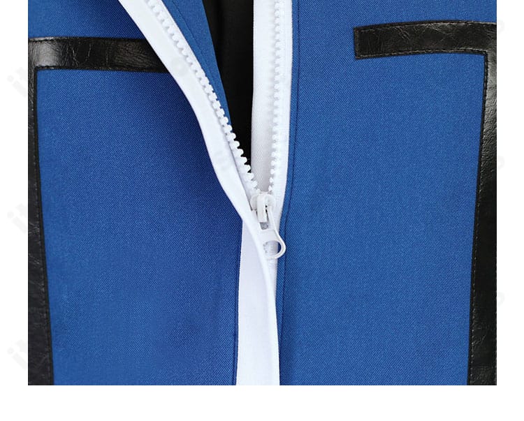 花嵐エリ コスプレ衣装 チェーン装飾のクローズアップ。金具の配置と揺れ感を強調