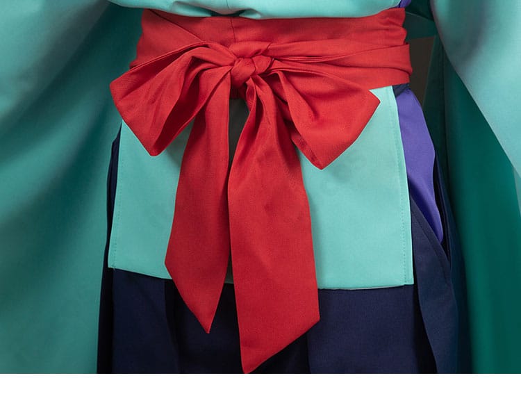 腰封（帯）の装飾詳細。締まりのあるラインで和装シルエットを形成。