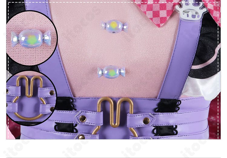 上品な襟周りとウエスト装飾の近接。カチッとした襟線と装飾の配置バランスが分かる