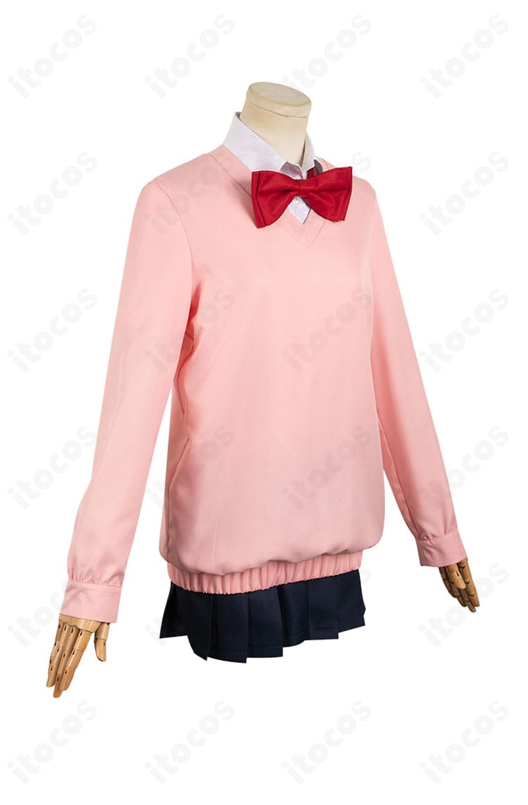 ダンダダン 綾瀬桃コスプレ衣装・右側面。トップスの丈感と袖のバランスをチェック