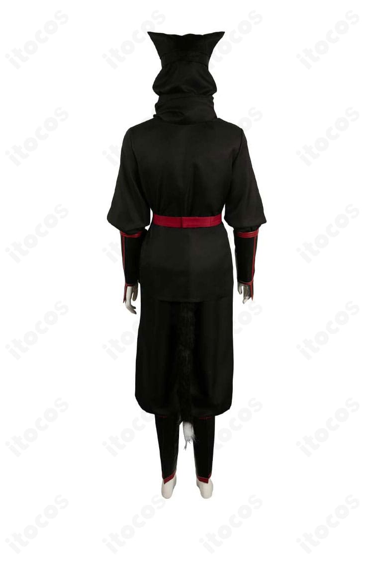 ダンジョン飯 イヅツミ コスプレ衣装の背面。帯の結びとマフラーの落ち感、尻尾の取り付け位置など後ろ姿のディテール。