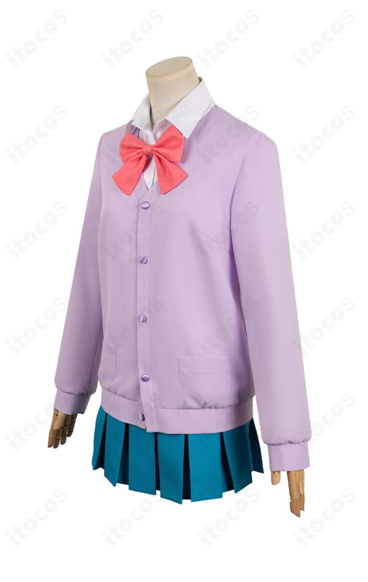 『君に届け』胡桃沢梅 コスプレ 左側面。ウエストラインとスカート丈感、シルエットの美しさが分かる角度。