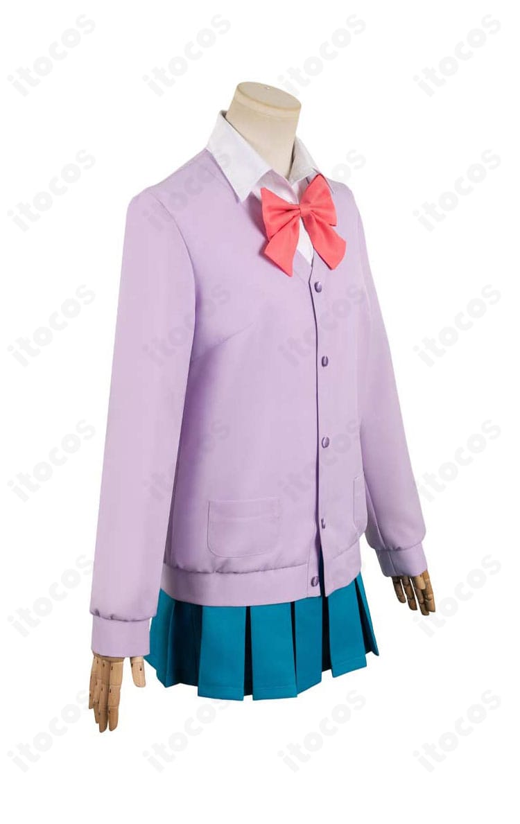 『君に届け』胡桃沢梅 コスプレ 右側面。コートの肩線と袖の落ち感、スカートのプリーツの見え方を確認可能。