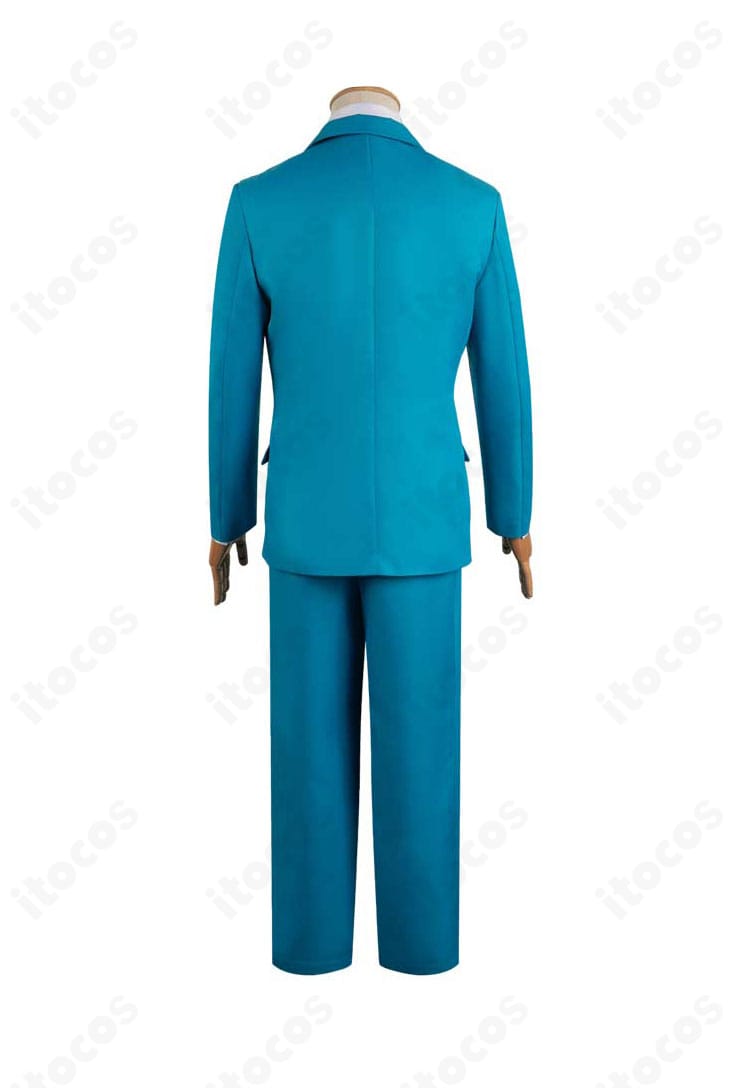 背面。コートの後ろ身頃のラインと裾の開き、全体のバランスを確認できる再現カット。