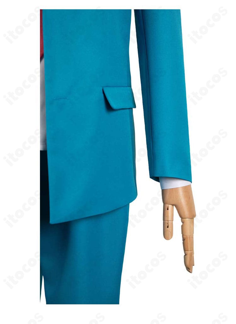 袖口ディテール。カフの形状と縫製ライン、清潔感のある仕上げが伝わるクローズアップ。