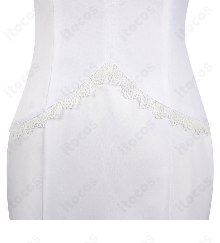 エミリア白いワンピース 背面ディテールアップ。バックスタイルの美しいラインと仕上げ。