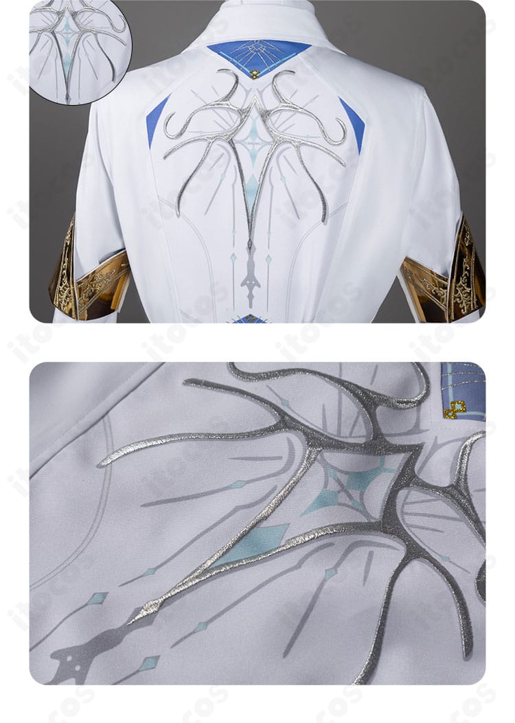 背面ディテールの寄り。背飾りの取り付け位置とコート背面のフィット感を示す写真