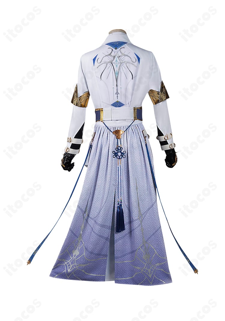 背面全景。背飾りと腰飾りのレイヤー構成、コートの裾の広がりで月影ハンターらしい後ろ姿を再現