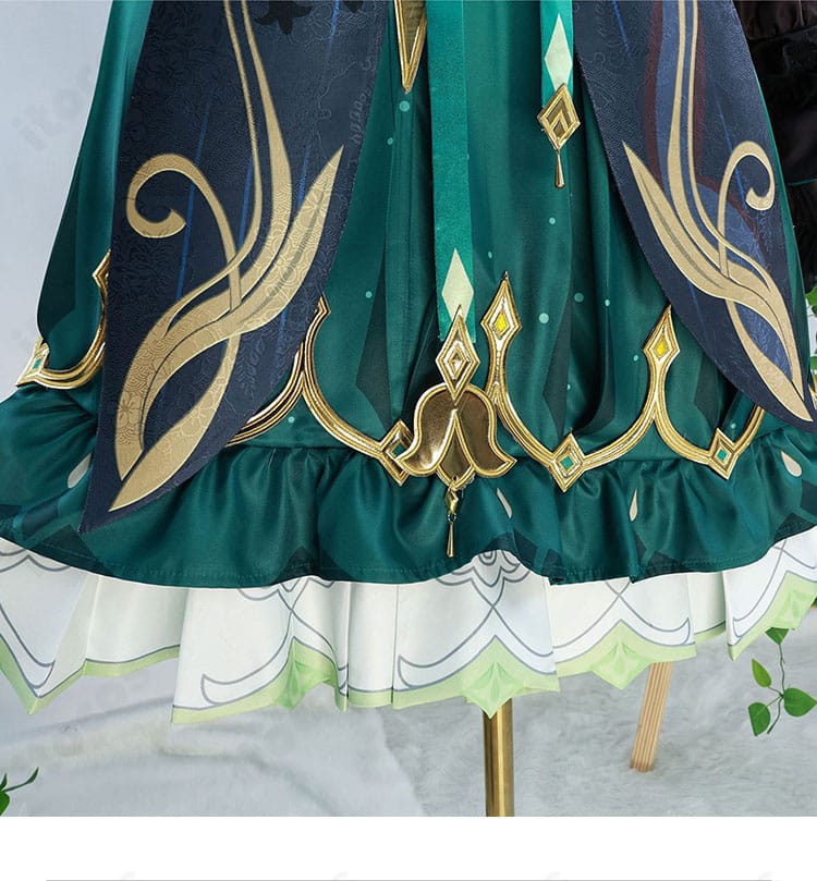 スカート裾の装飾ディテールのアップ。縁取りと模様の仕上がりが分かる画像。